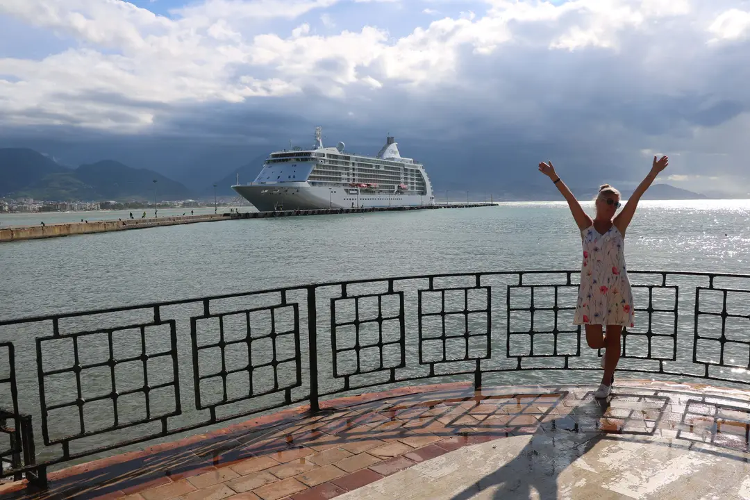 seven-seas-voyager-alanya-limaninda-677-yolcu-getirdi-3.webp
