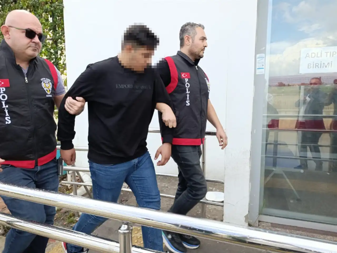 adanada-el-bombali-saldirinin-yeni-goruntuleri-ortaya-cikti-3.webp