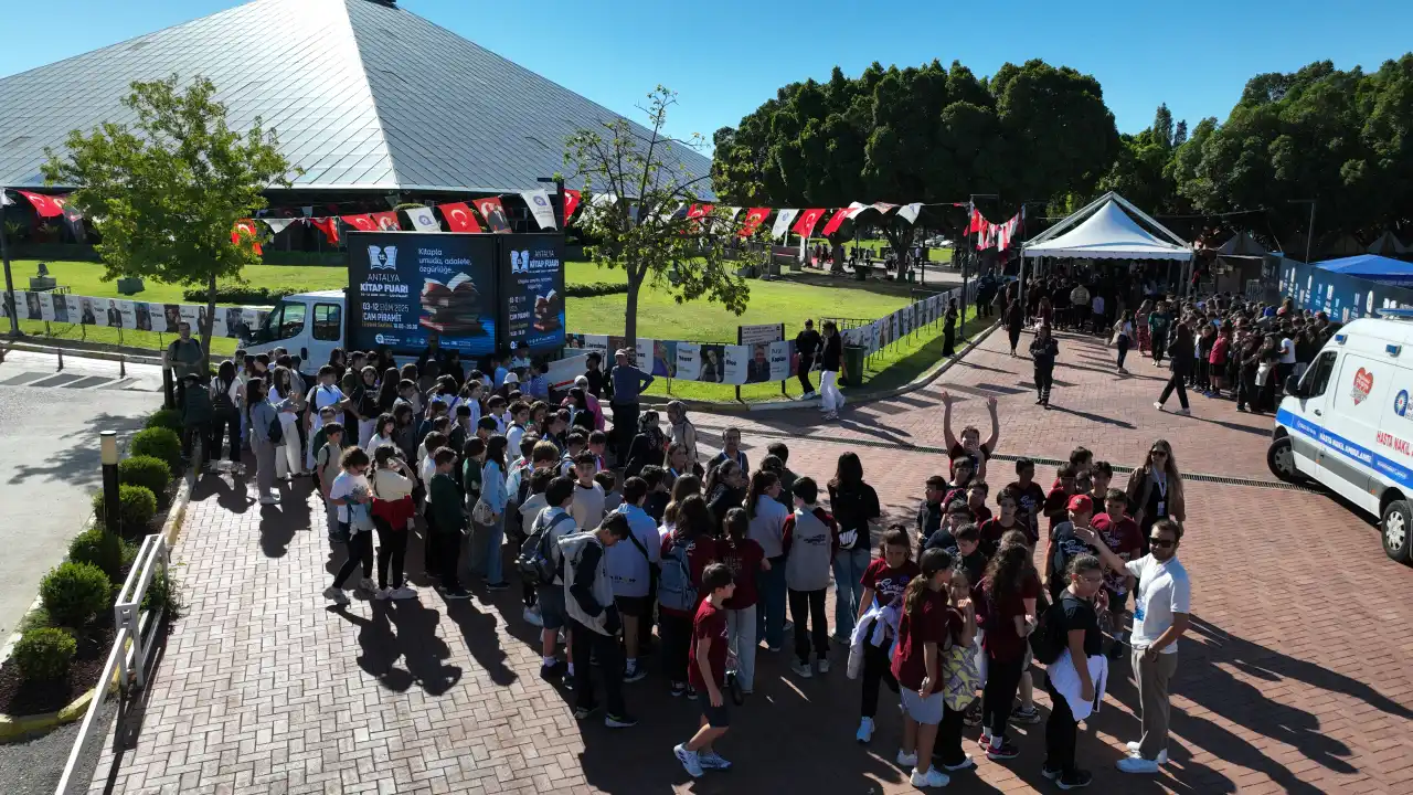 akdenizgercek-bu-yil-antalya-kitap-fuarini-kac-kisi-ziyaret-etti-3.webp