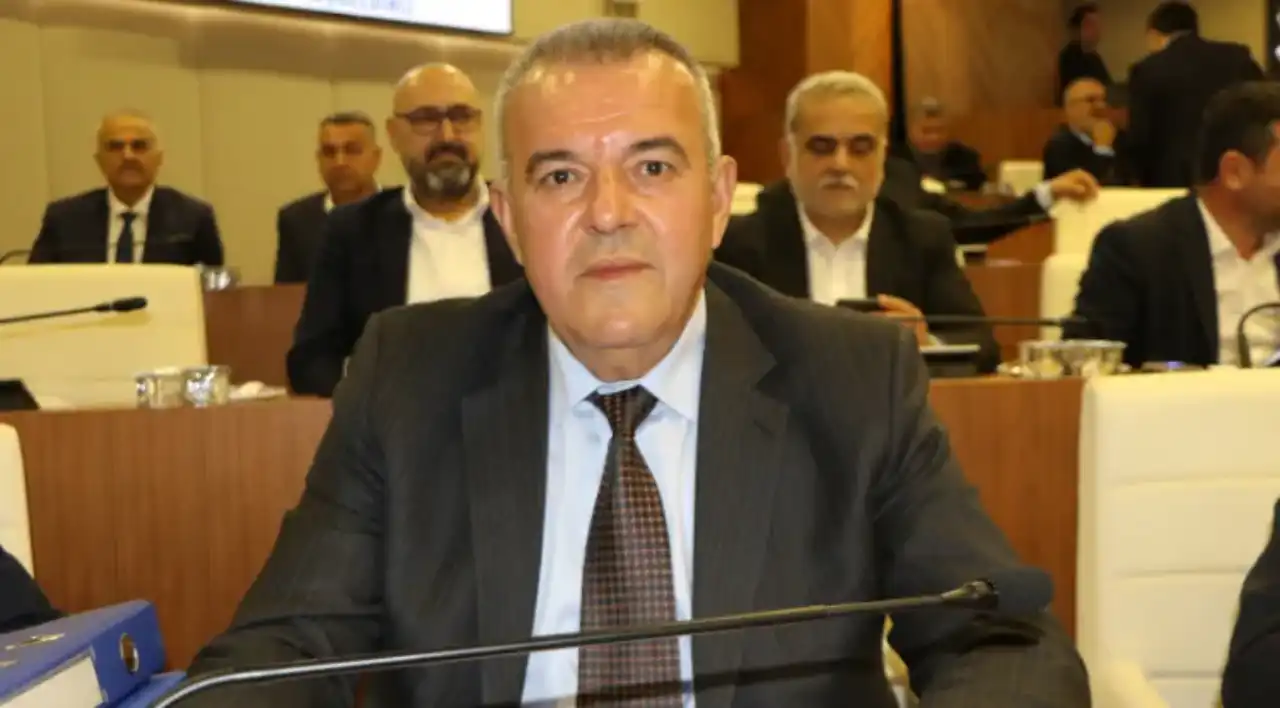 antalya-buyuksehir-meclisinde-gergin-dakikalar-akp-ve-mhp-meclisi-terk-etti-3.webp