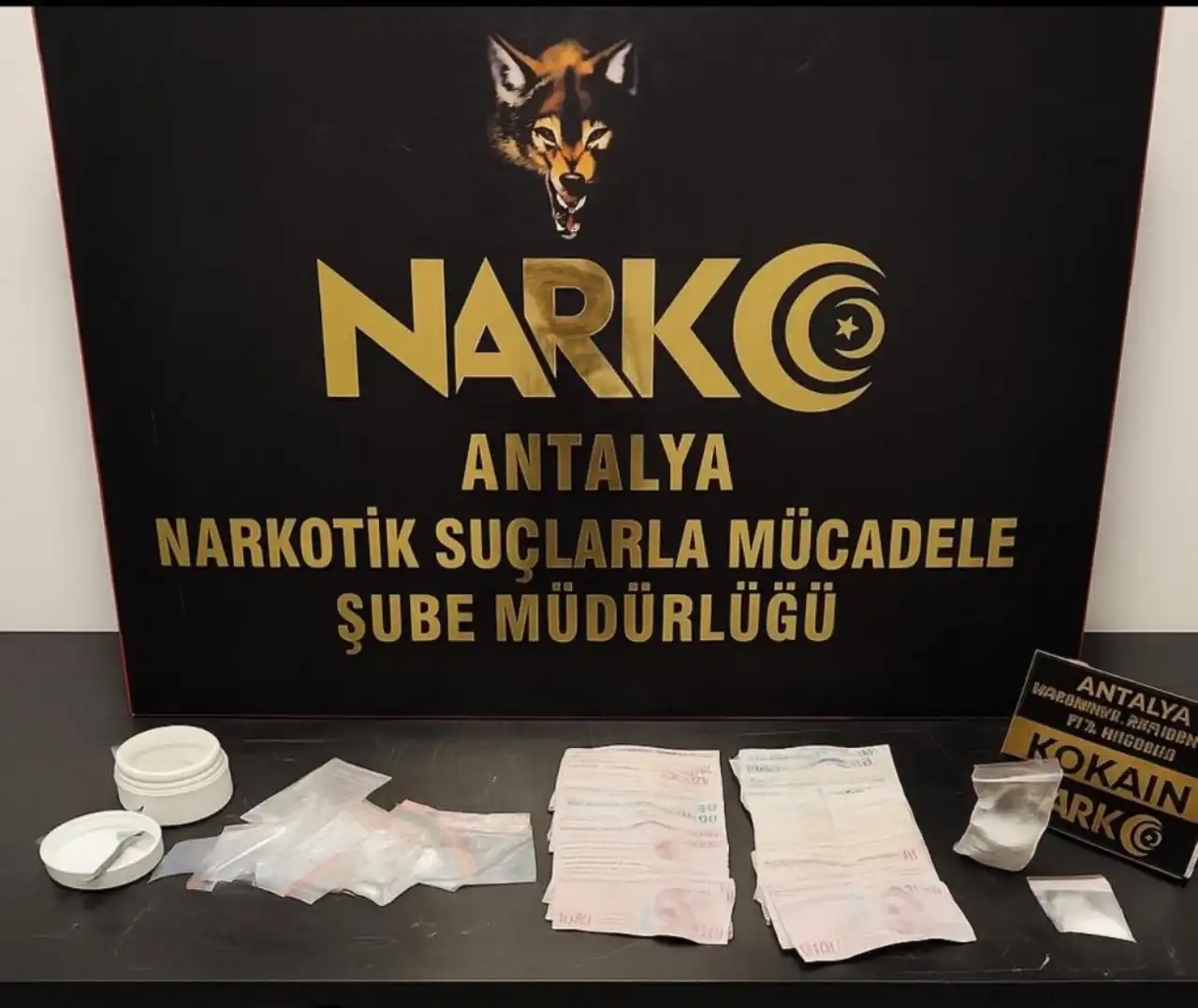 antalyada-uyusturucu-operasyonu-19-tutuklama-3.webp