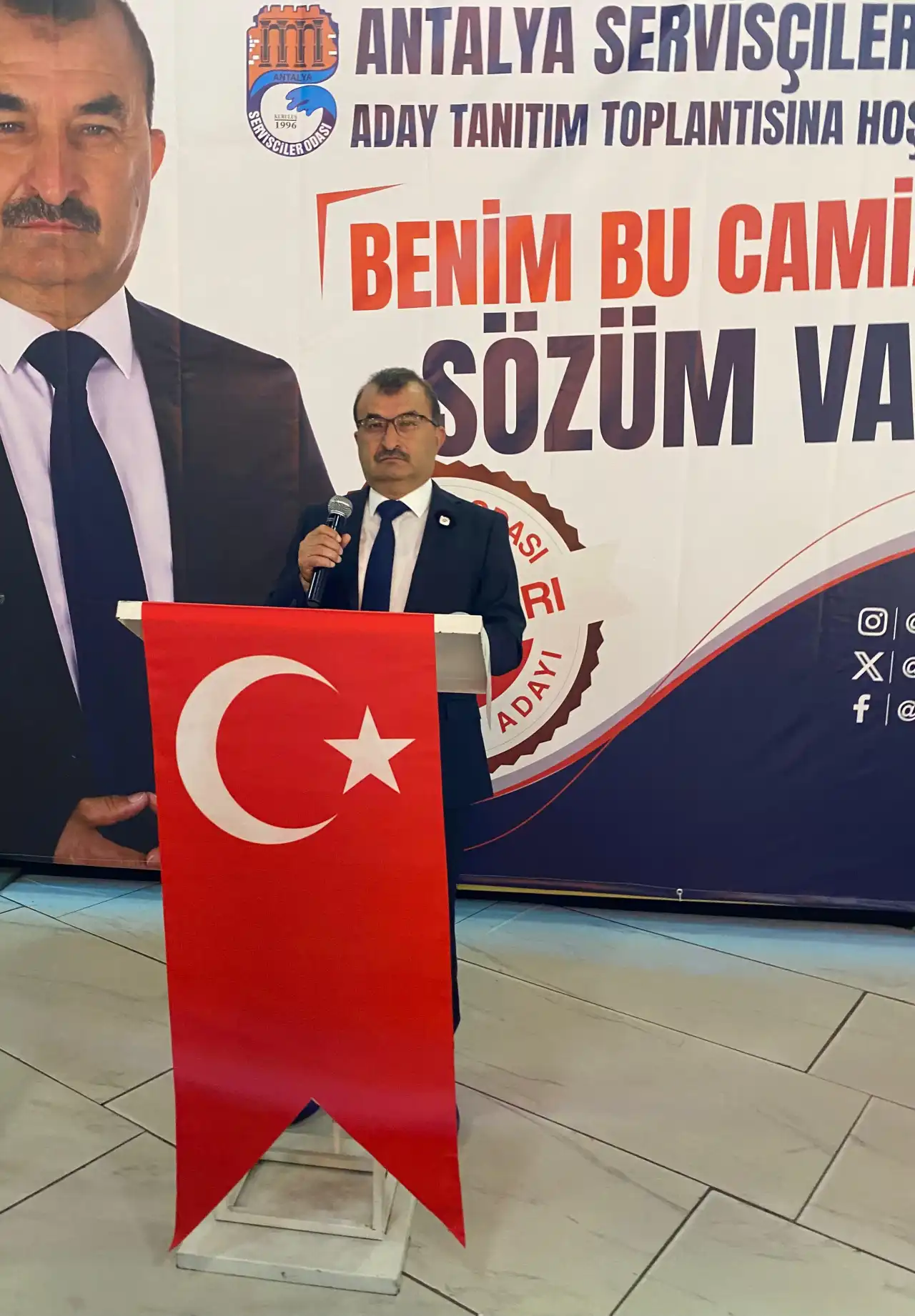 antalya-servisciler-odasinda-baskanlik-yarisi-aday-sayim-sari-projelerini-tanitti.webp