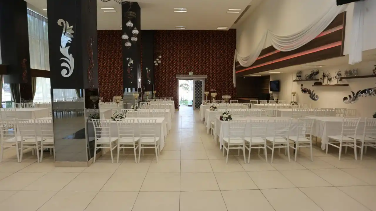 akdenizgercek-kepezden-240-kisilik-sosyal-etkinlik-alani-3.webp