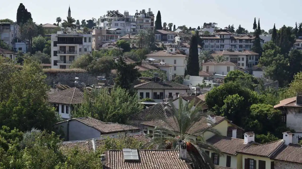 akdenizgercek-konut-satisinda-antalya-yabancinin-gozdesi-oldu-3.webp