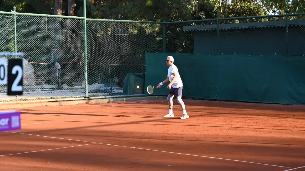 akdenizgercek-antalyada-cumhuriyet-kupasi-tenis-turnuvasi-basladi-1.webp