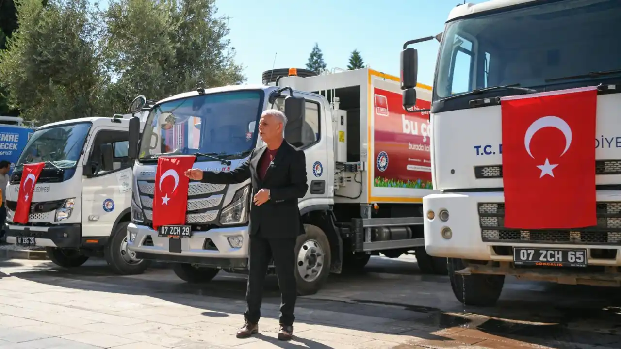 akdenizgercek-demre-belediyesi-arac-filosunu-guclendirdi-3.webp