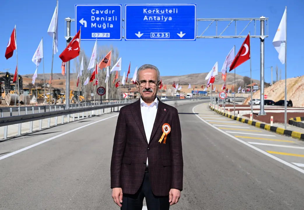 antalyada-2-kavsak-yarin-resmen-aciliyor-elmali-avlanbeli-yolu-da-bitti-2.webp