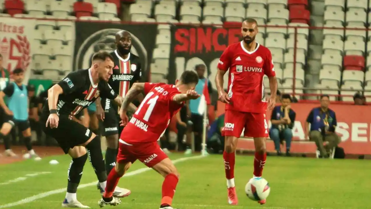 akdenizgercek-gaziantep-fk-antalyaspor.webp