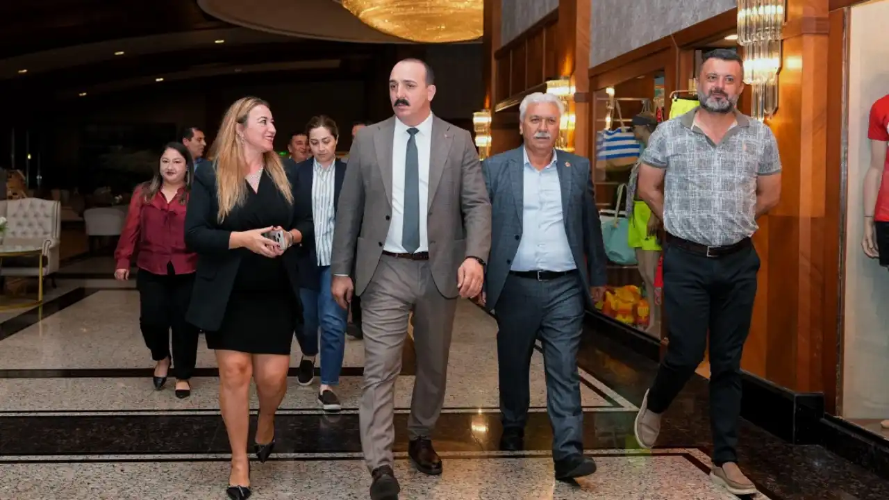 akdenizgercek-konyaaltinda-muhtarlar-bulustu-2.webp