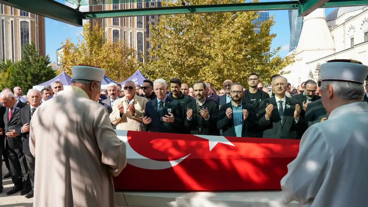 antalyanin-sevilen-valisi-alaaddin-yuksel-son-yolculuguna-ugurlandi.webp