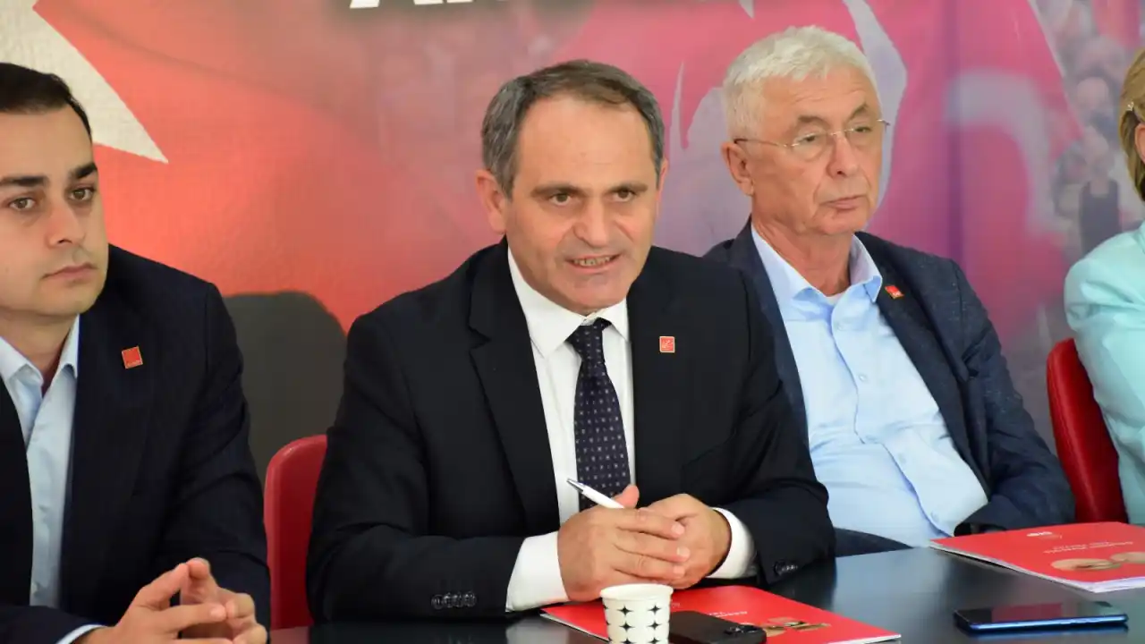 akdenizgercek-chpnin-direncli-kentler-heyeti-antalyada-4.webp