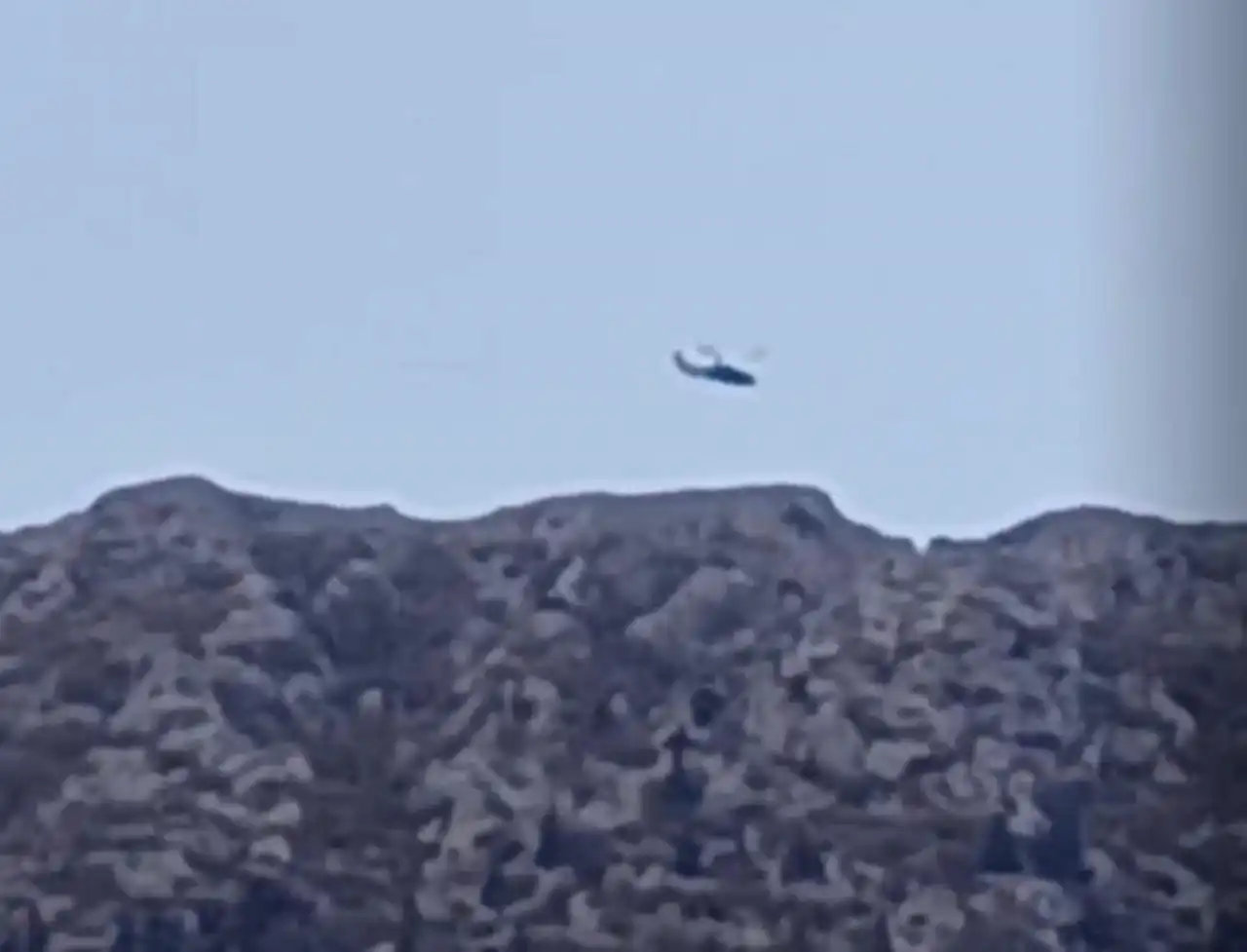 antalyada-dagda-kaybolan-2-kisi-askeri-helikopterle-kurtarildi.webp