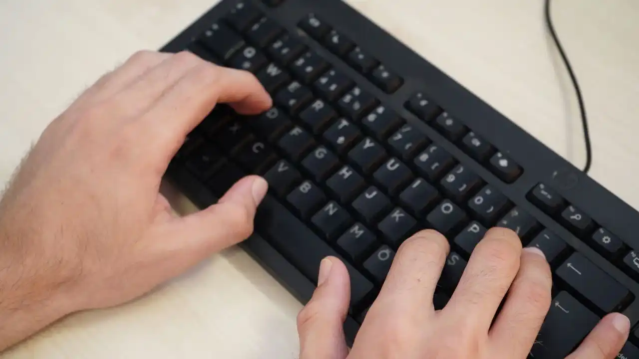 dijital-oyunlarda-satin-almalar-gencleri-erken-yasta-suca-ve-kumara-surukluyor-1.webp