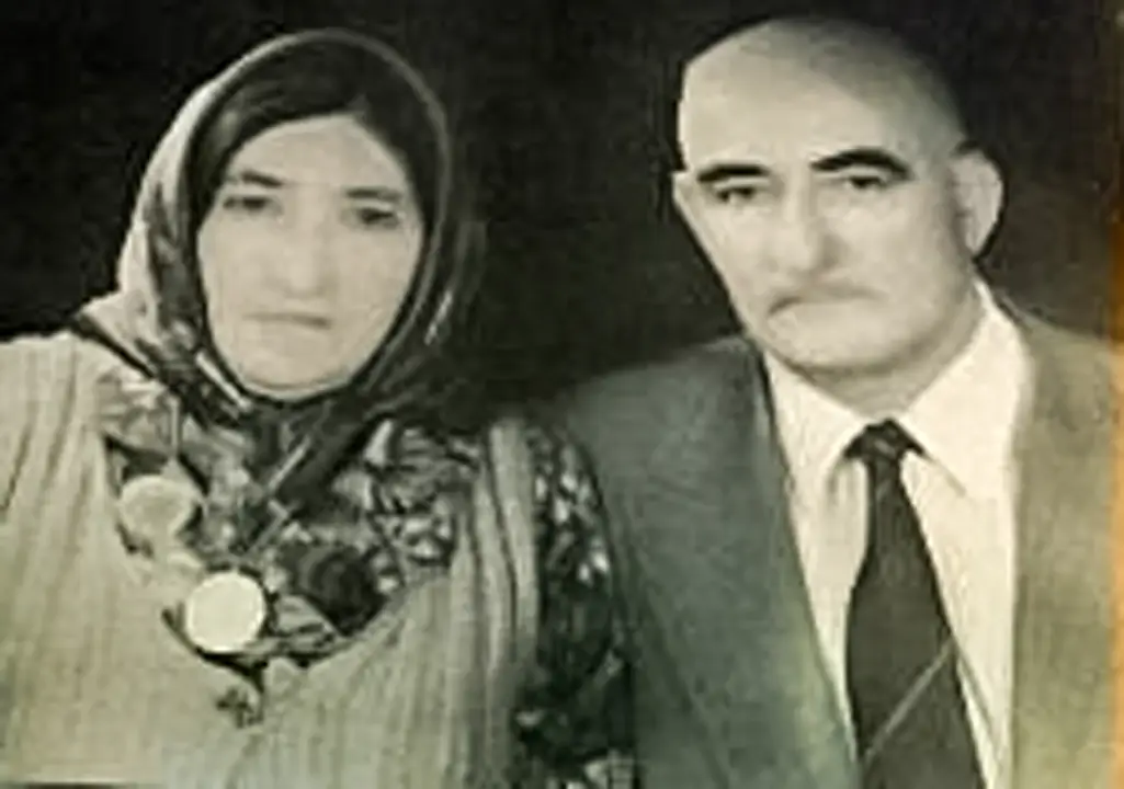 antalyada-annesi-vasiyet-etti-cocuklari-okutmak-icin-kitap-yaziyor-4.webp