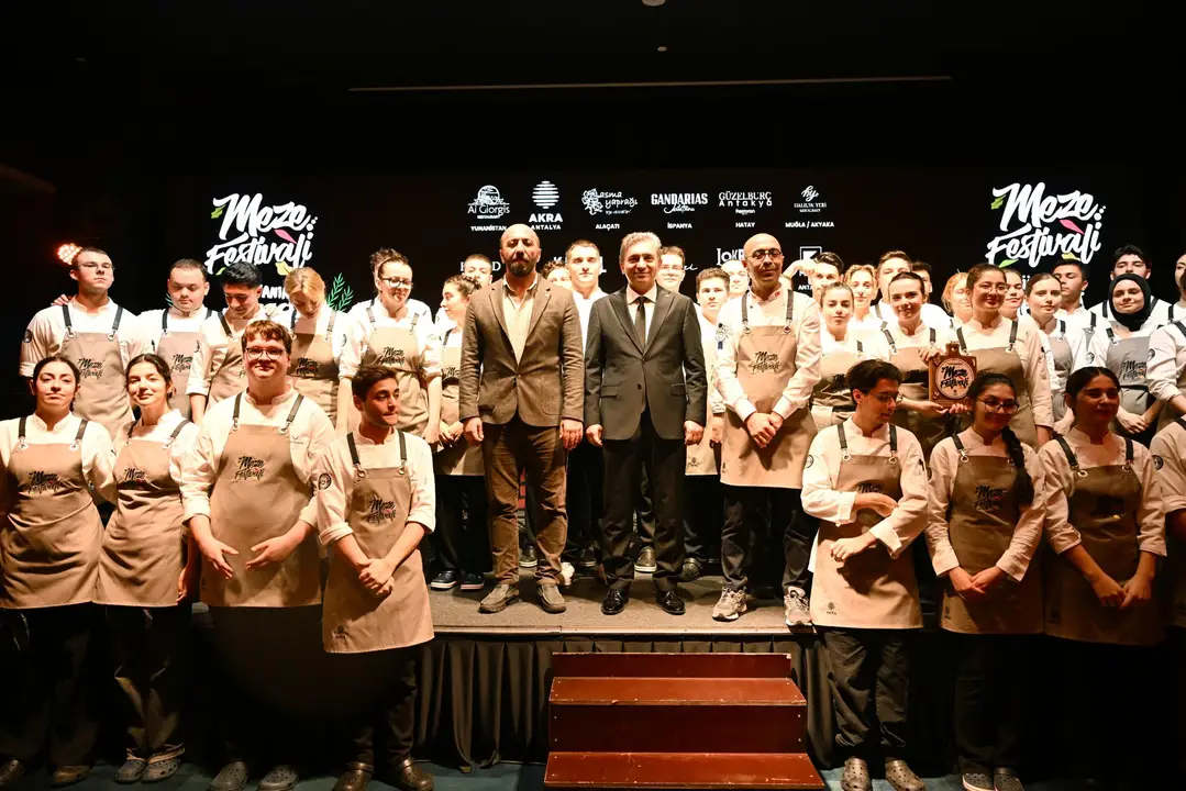 7-uluslararasi-meze-festivali-17-ulkeden-mezeler-antalyada-bulustu-2.webp