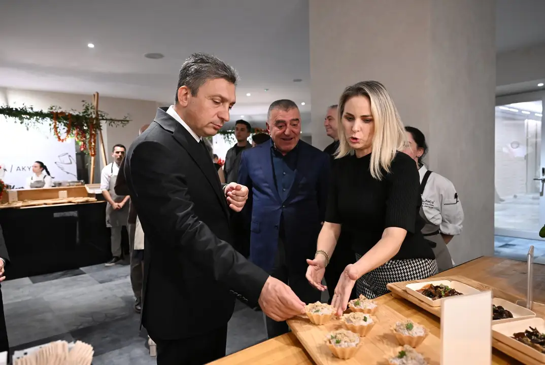 7-uluslararasi-meze-festivali-17-ulkeden-mezeler-antalyada-bulustu-3.webp