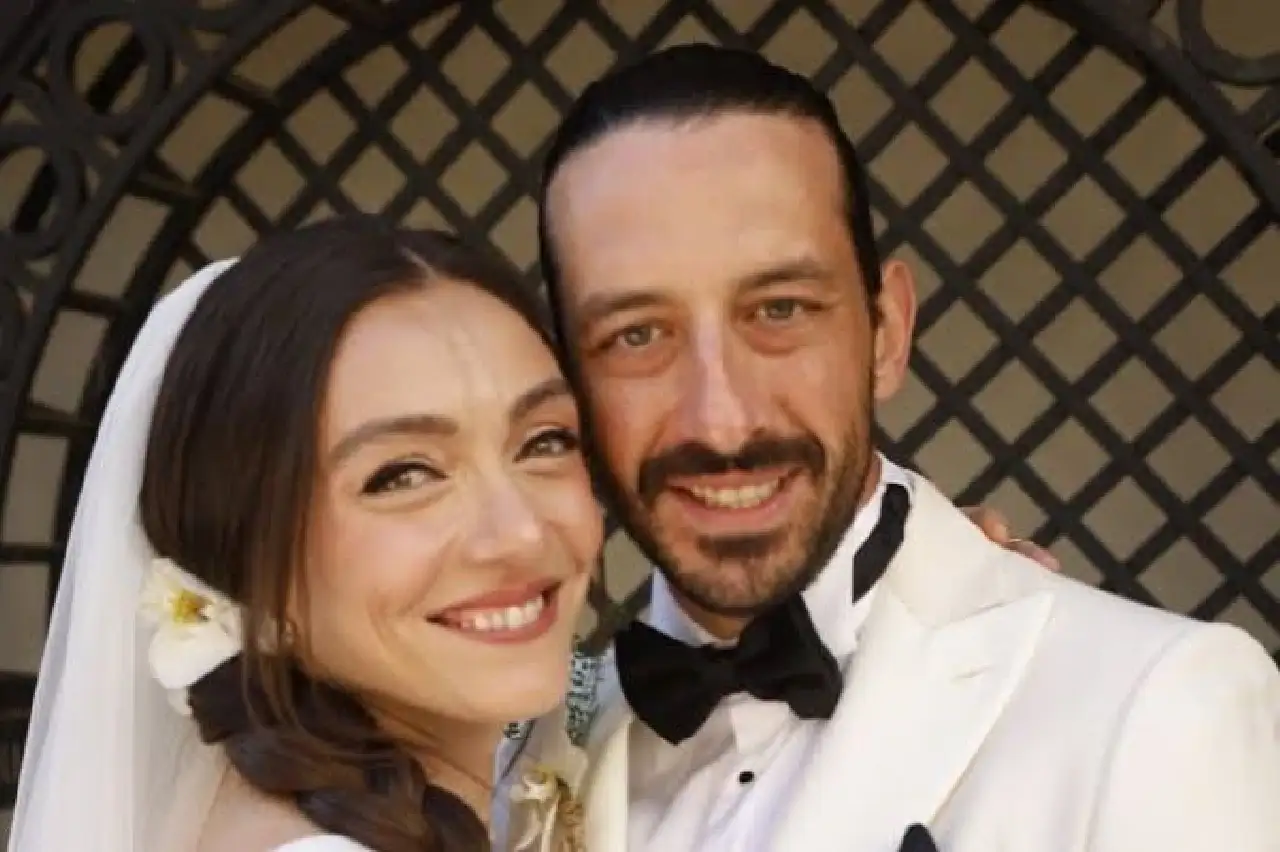 merve-dizdar-kimdir-kac-yasinda-nereli-hangi-filmler-ve-dizilerde-oynadi12-4.webp
