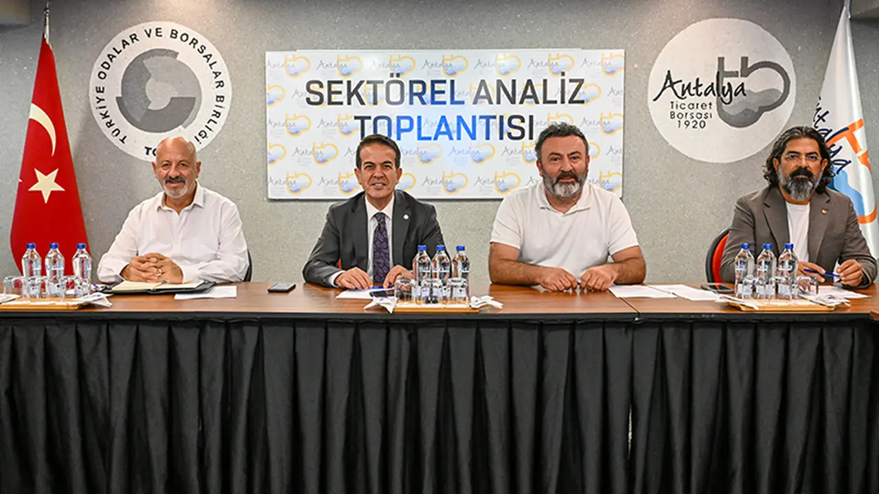 antalya-kesme-cicek-sektoru-alarm-veriyor-maliyet-artti-fiyat-dustu-pazar-daraldi-3.webp