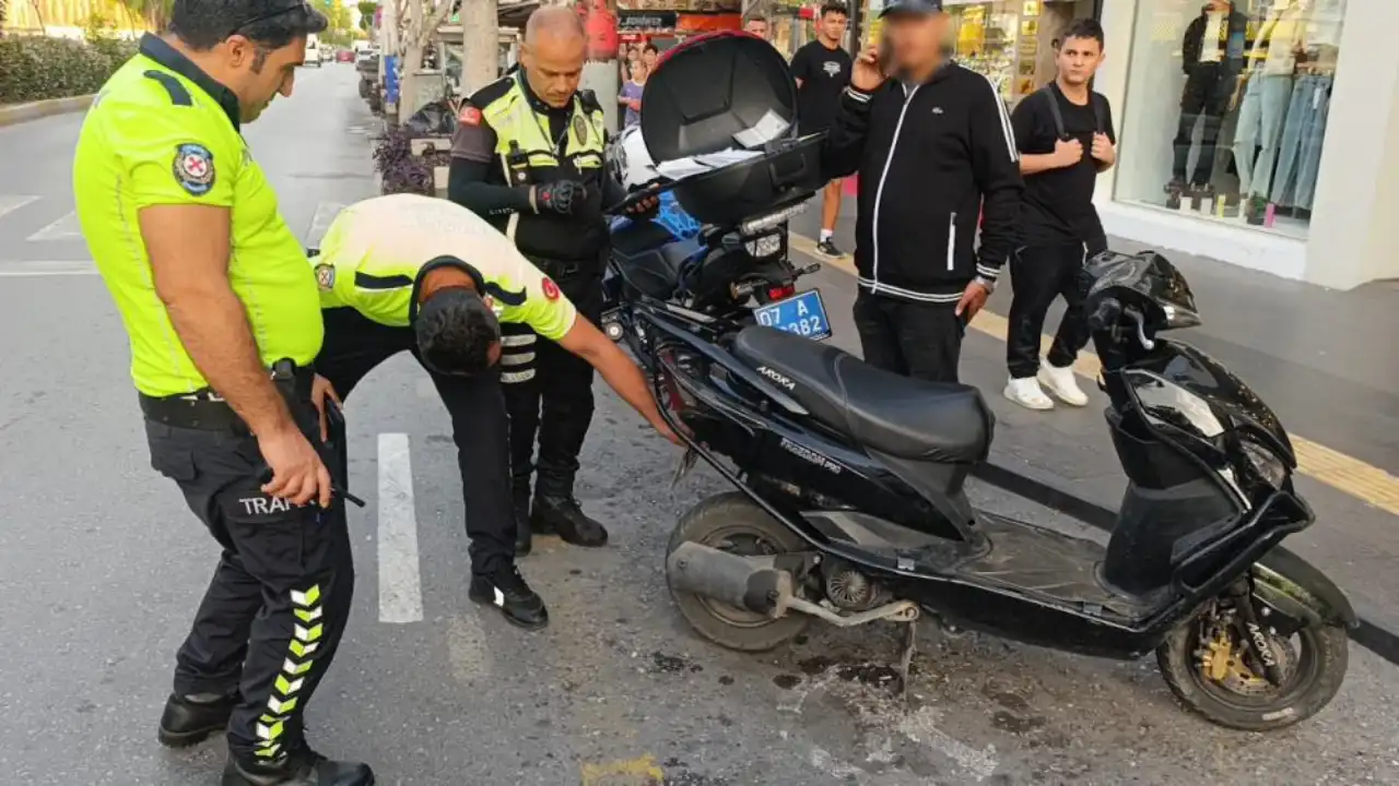 manavgatta-ehliyetsiz-surucu-otomobile-carpti-41-bin-tllik-cezadan-kacamadi-3.webp