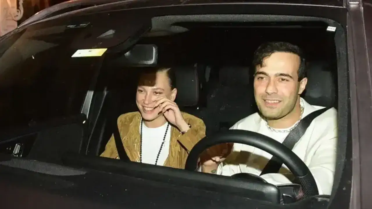 serenay-sarikaya-ile-mert-demir-ilk-kez-el-ele1akdenizgerceks.webp