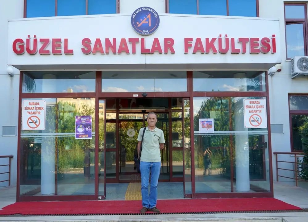 yillarca-filmlik-davalara-bakti-emekli-hakim-antalyada-sinema-okuyor-2.webp