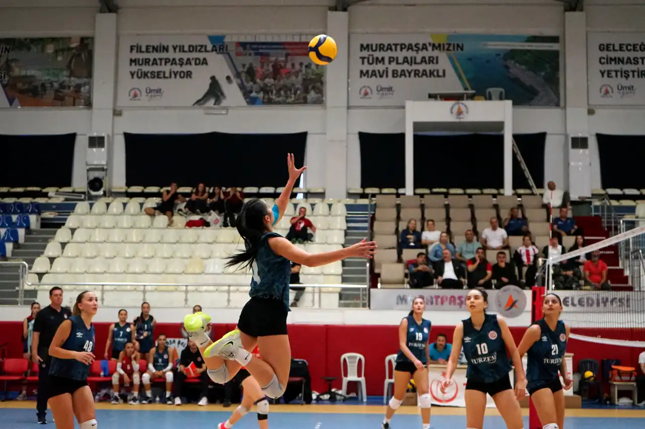 filenin-akrepleri-evinde-denizli-buyuksehire-set-vermeden-3-0-kazandi-3.webp