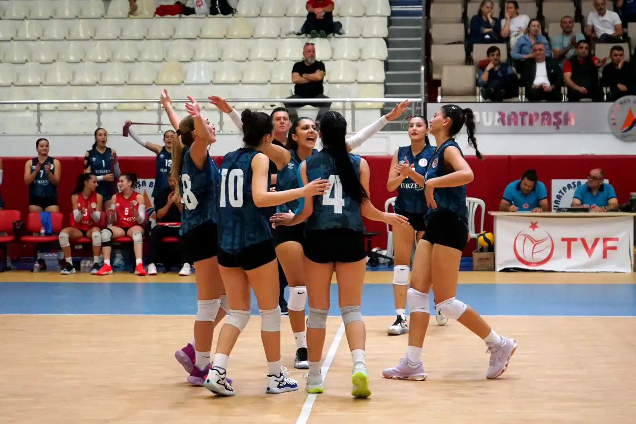 filenin-akrepleri-evinde-denizli-buyuksehire-set-vermeden-3-0-kazandi-4.webp