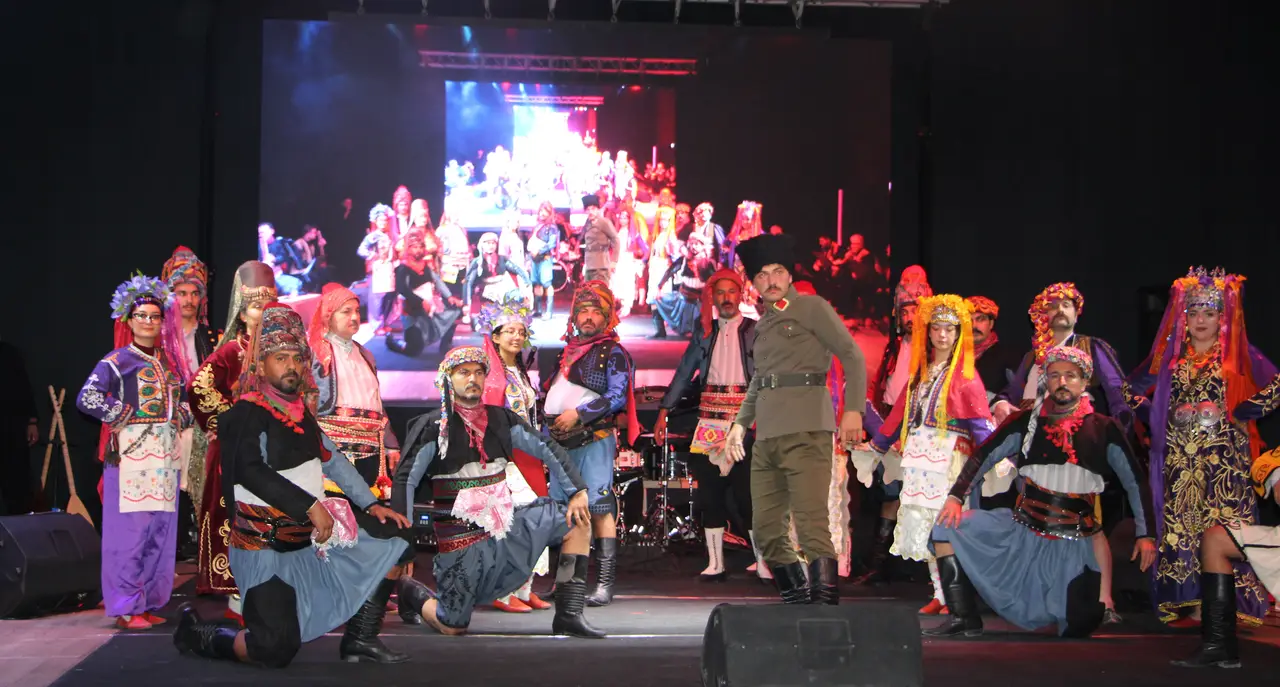 kumlucada-2-gun-cumhuriyet-coskusu-2.webp