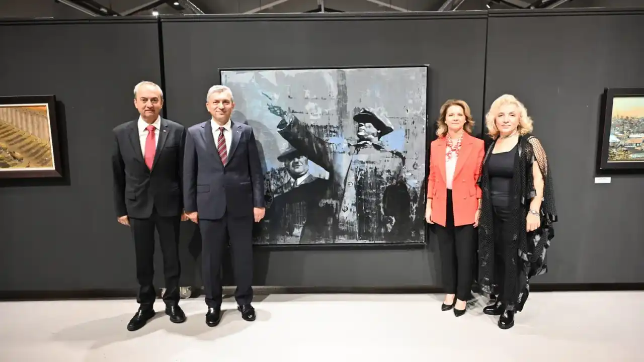 akdenizgercek-antalyada-cumhuriyetin-102-yilina-sanatsal-dokunus-7.webp
