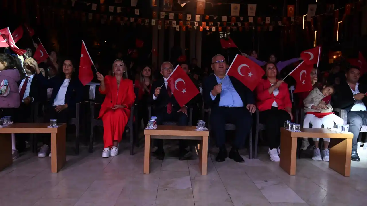 akdenizgercek-cumhuriyet-coskusu-kumlucayi-sardi-1.webp