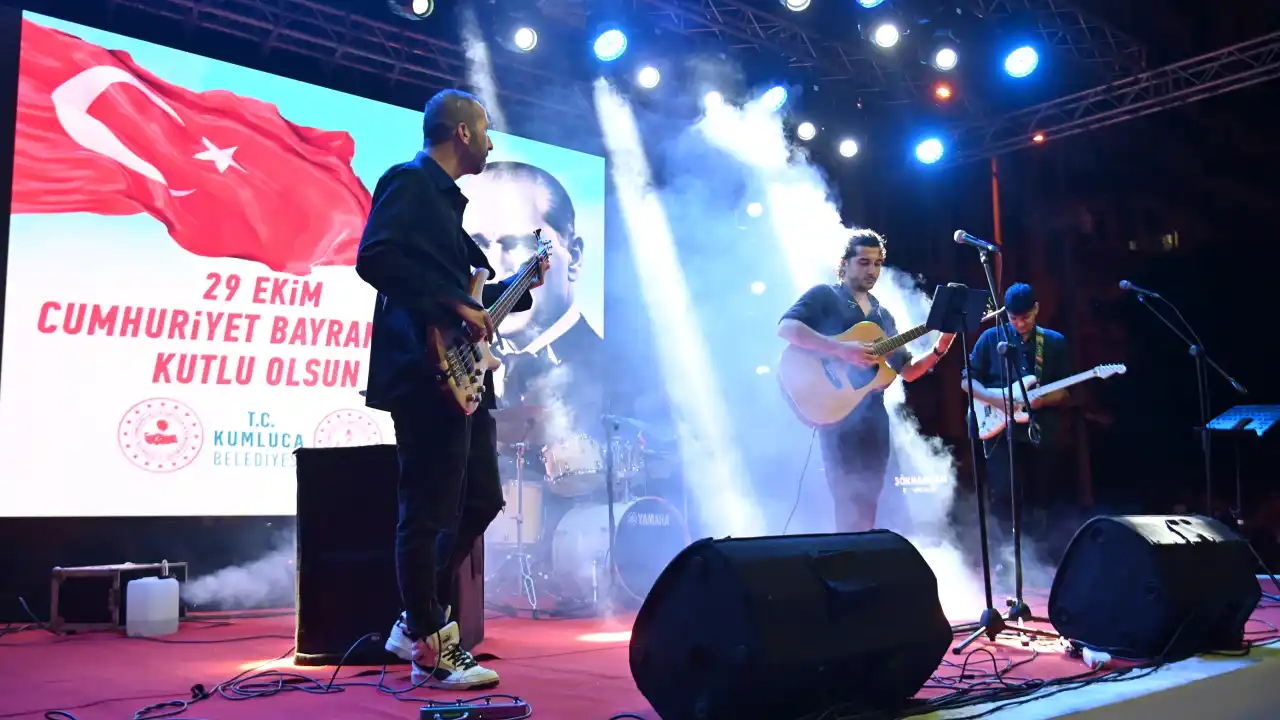 akdenizgercek-cumhuriyet-coskusu-kumlucayi-sardi-4.webp