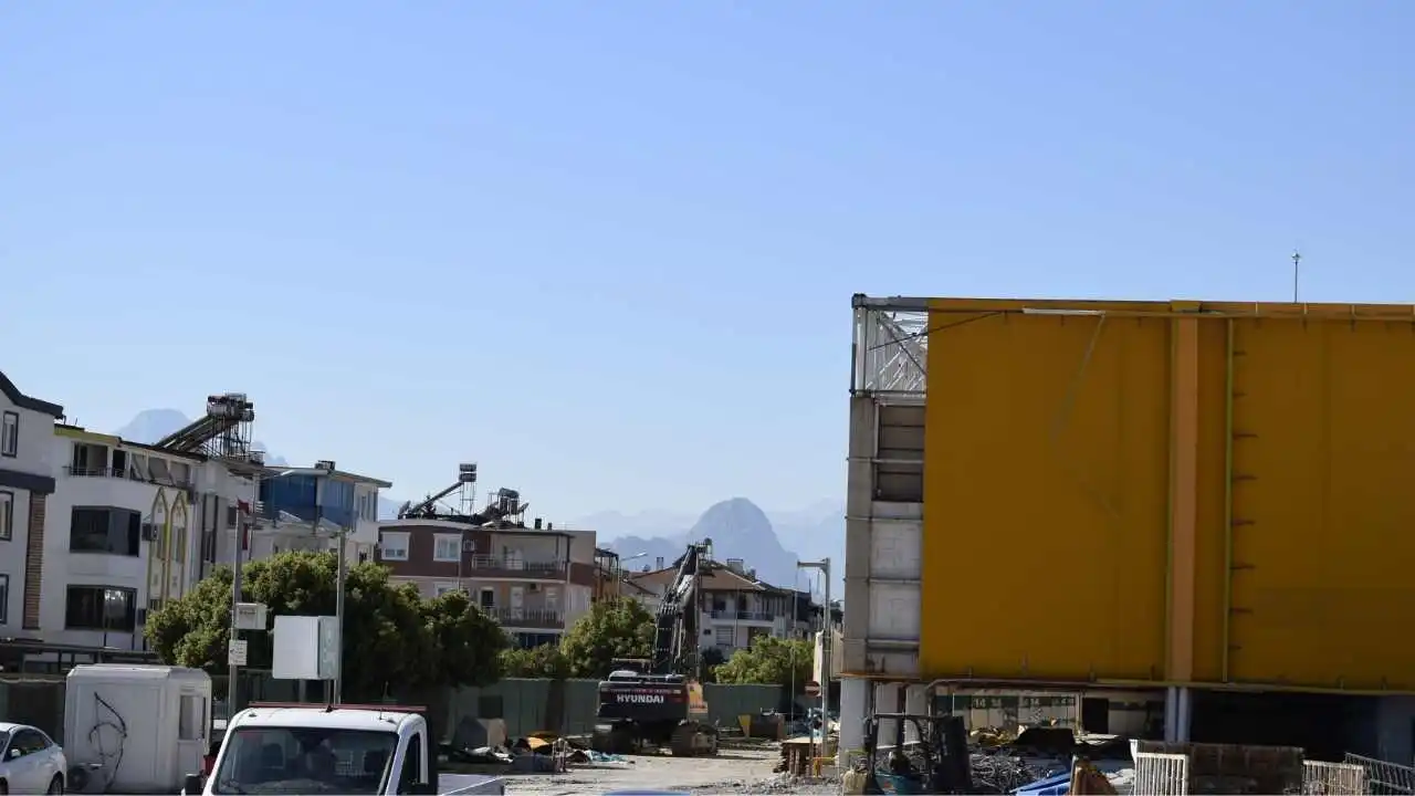 akdenizgercek-rezidans-hayali-kurulan-kipada-yikim-basladi-6.webp
