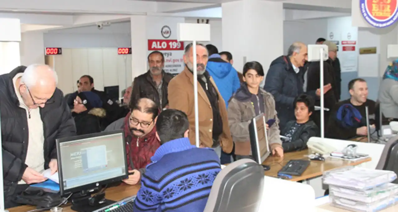 ehliyet-yenileme-icin-son-gun-15-tl-yerine-7-bin-tl-odemek-zorunda-kalmayin-3.webp
