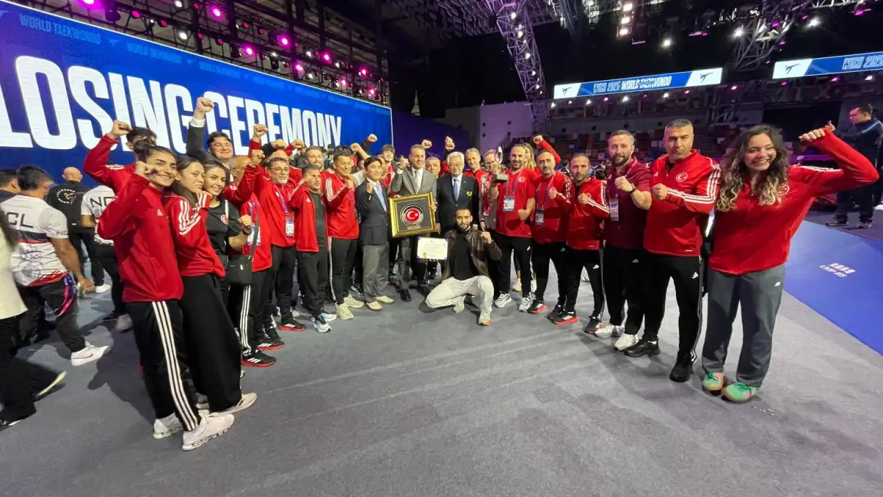 milliler-dunya-taekwondo-sampiyonasinda-tarih-yazdi-2.webp
