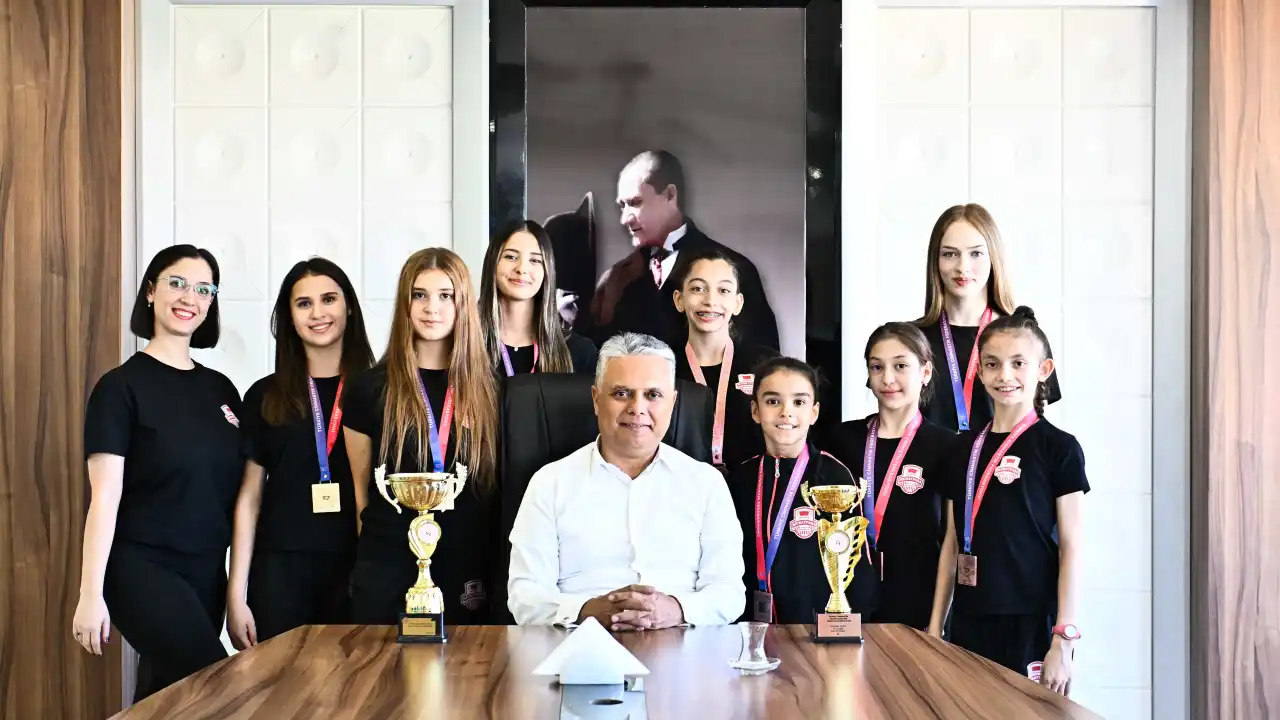 akdenizgercek-muratpasanin-gencleri-jimnastikte-gurur-yasatti-1.webp