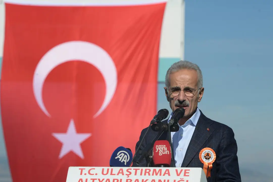 bakan-uraloglu-toggla-acti-burdur-tefenni-cavdir-yolu-yilda-831-milyon-tl-kazandiracak-6.webp