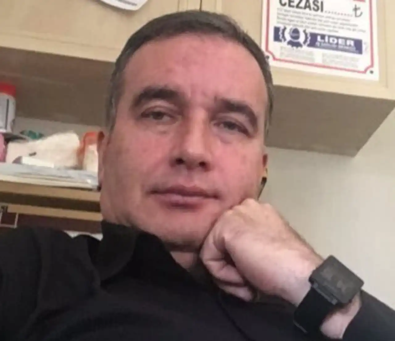umit-uysaldan-ak-partiye-isim-jesti-2.webp