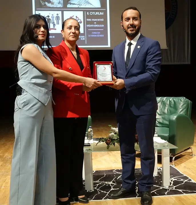 burdurda-afet-paneli-vali-bilgihandan-afad-gonullulugu-cagrisi-3.webp