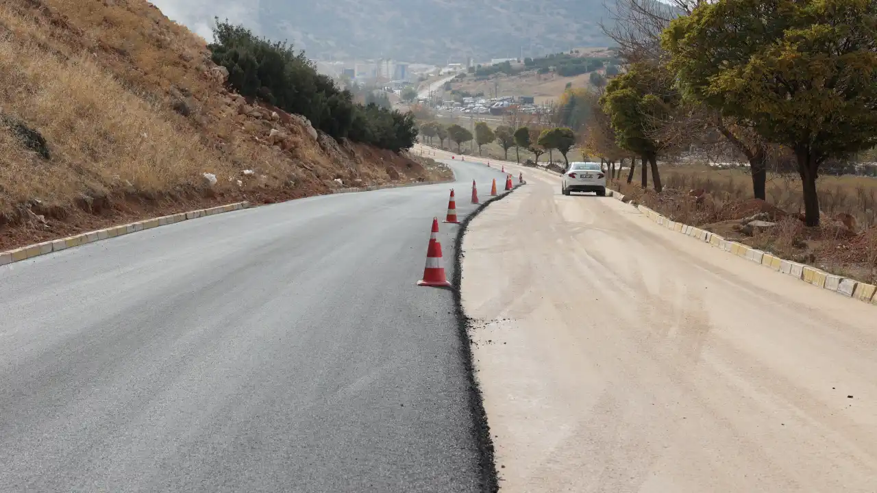 akdenizgercek-elmalida-yol-sorunu-tarih-mi-olacak-1.webp