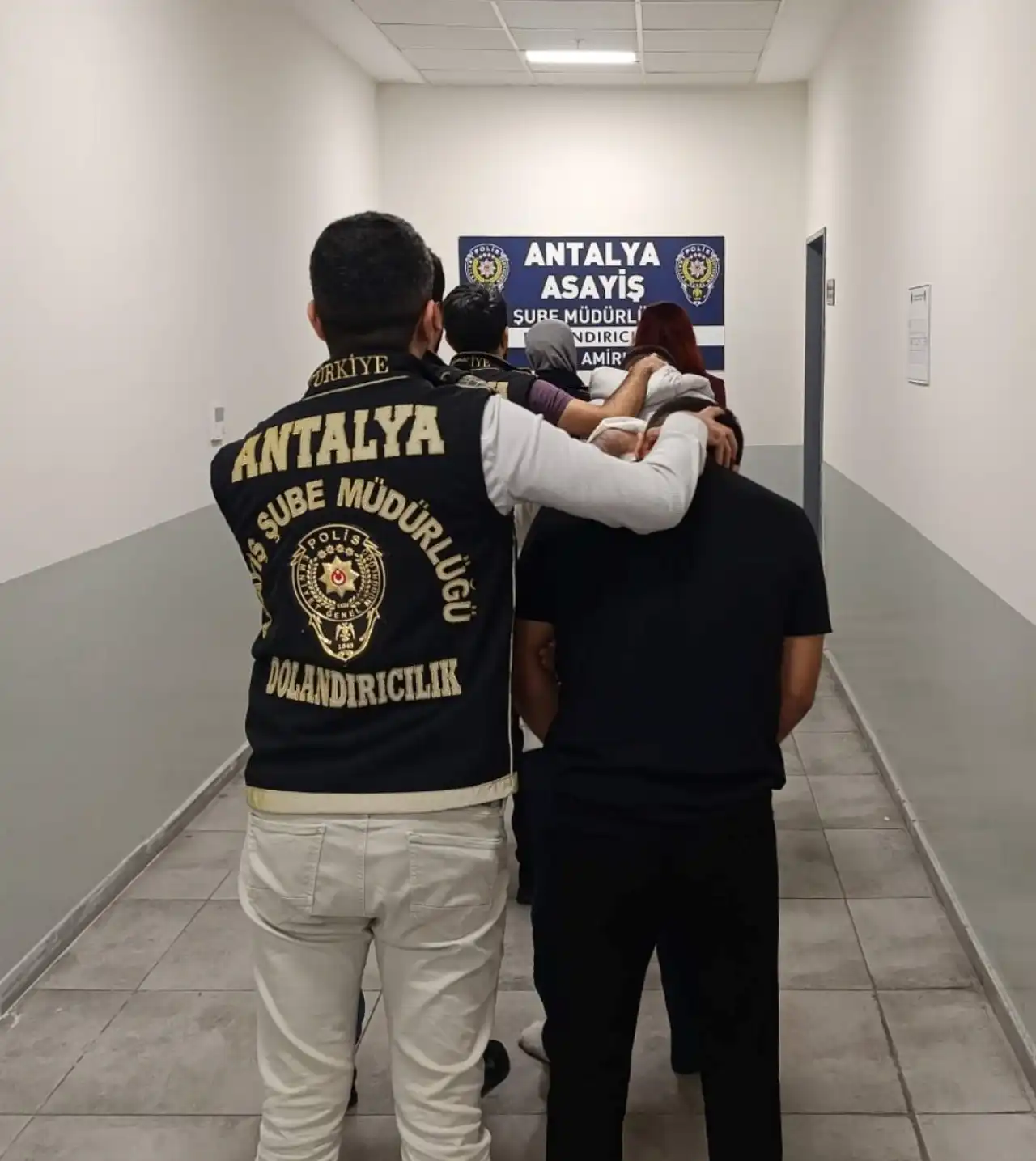 antalyada-21-milyon-tl-dolandiricilik-3-supheli-tutuklandi-2.webp