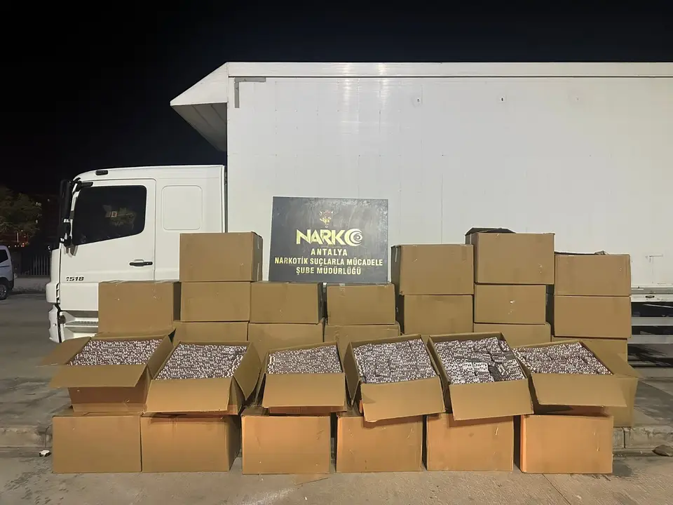 antalyada-boylesi-gorulmedi-tarihi-uyusturucu-operasyonu-1-9-milyon-hap-550-kilo-uyusturucu-2.webp