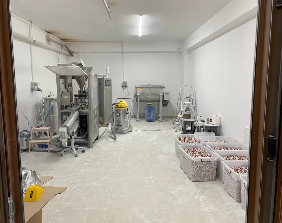antalyada-boylesi-gorulmedi-tarihi-uyusturucu-operasyonu-1-9-milyon-hap-550-kilo-uyusturucu-4-001.webp