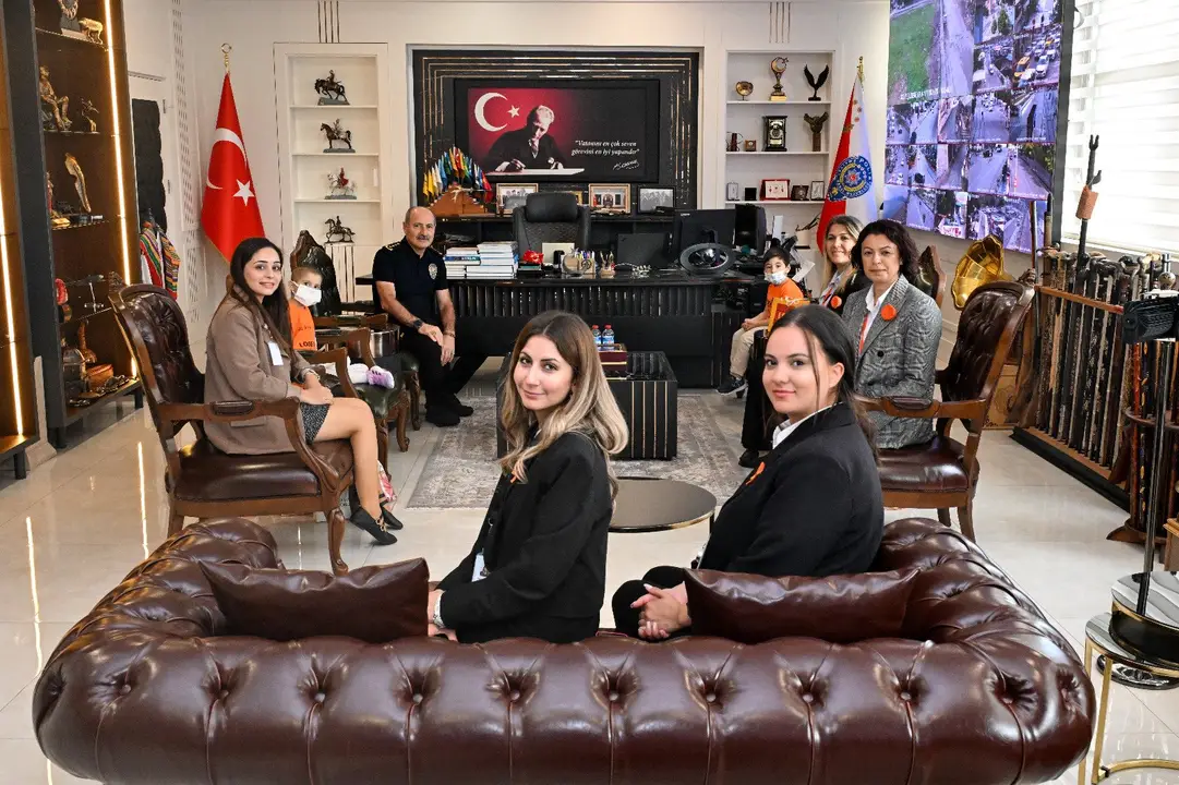 antalyada-losemili-cocuklar-haftasi-kahraman-cocuklardan-zaimogluna-ziyaret-2.webp