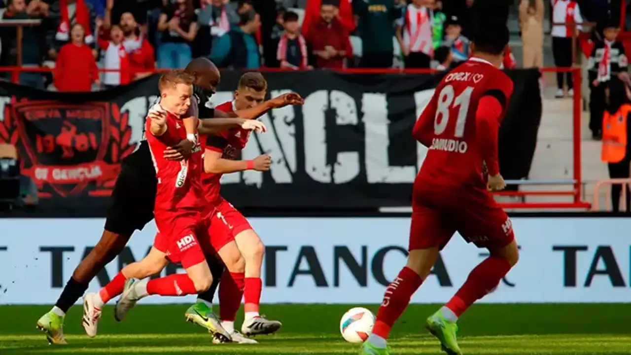 antalyaspor-evinde-zoru-basarmak-istiyor-rakip-besiktas-2.webp