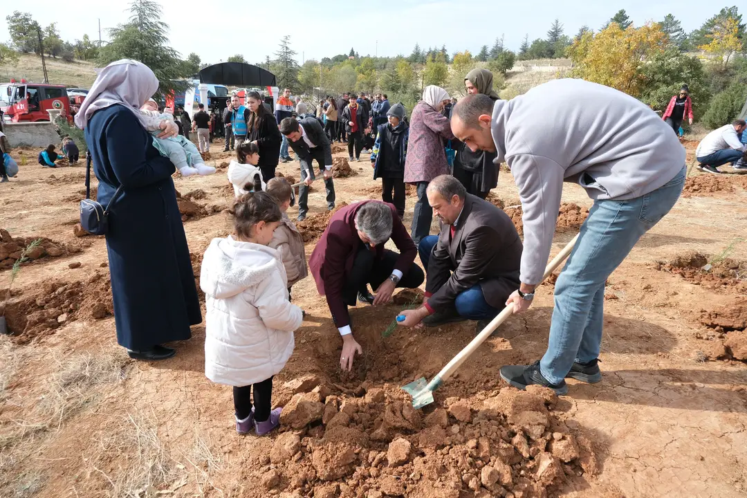 yalvaca-45-bin-nefes-her-vatandasa-bir-fidan-dikiliyor-3-akdeniz-gercek.webp