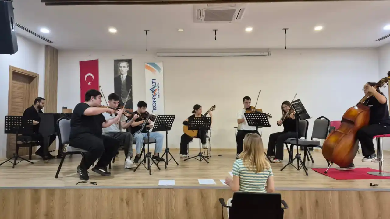 akdenizgercek-antalyada-sanatin-yeni-adresi-4.webp