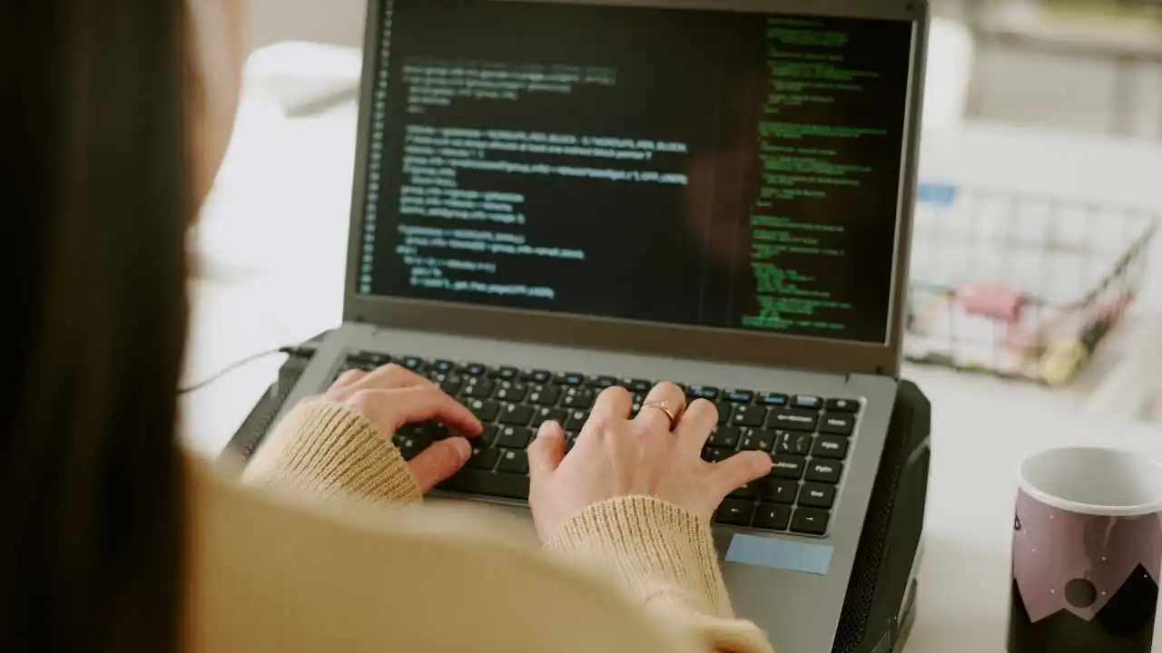 akdenizgercek-antalyada-gencler-kod-yazacak-dijital-genclik-hackathonu-basliyor-3.webp