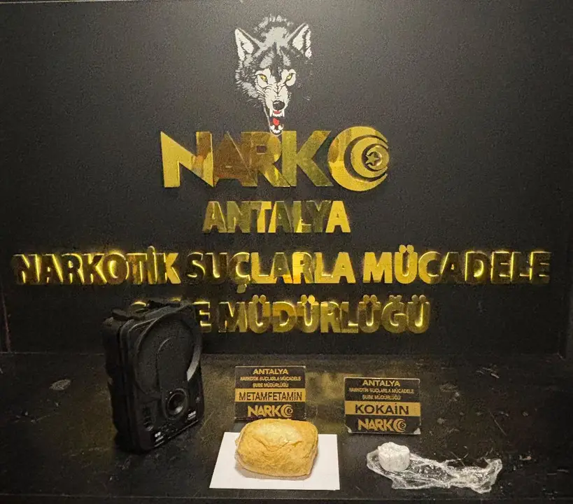 antalyada-sokak-zehrine-operasyon-17-kilo-uyusturucu-21-bin-sentetik-madde-2.webp