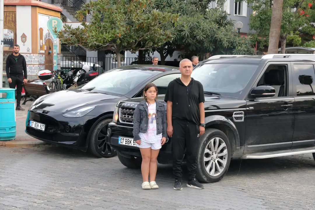 ataturk-alanyada-gozyaslariyla-anildi-4.webp