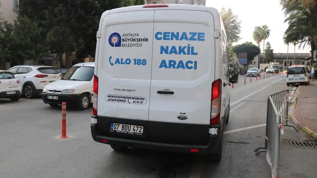 akdenizgercekrus-kadinin-2.webp